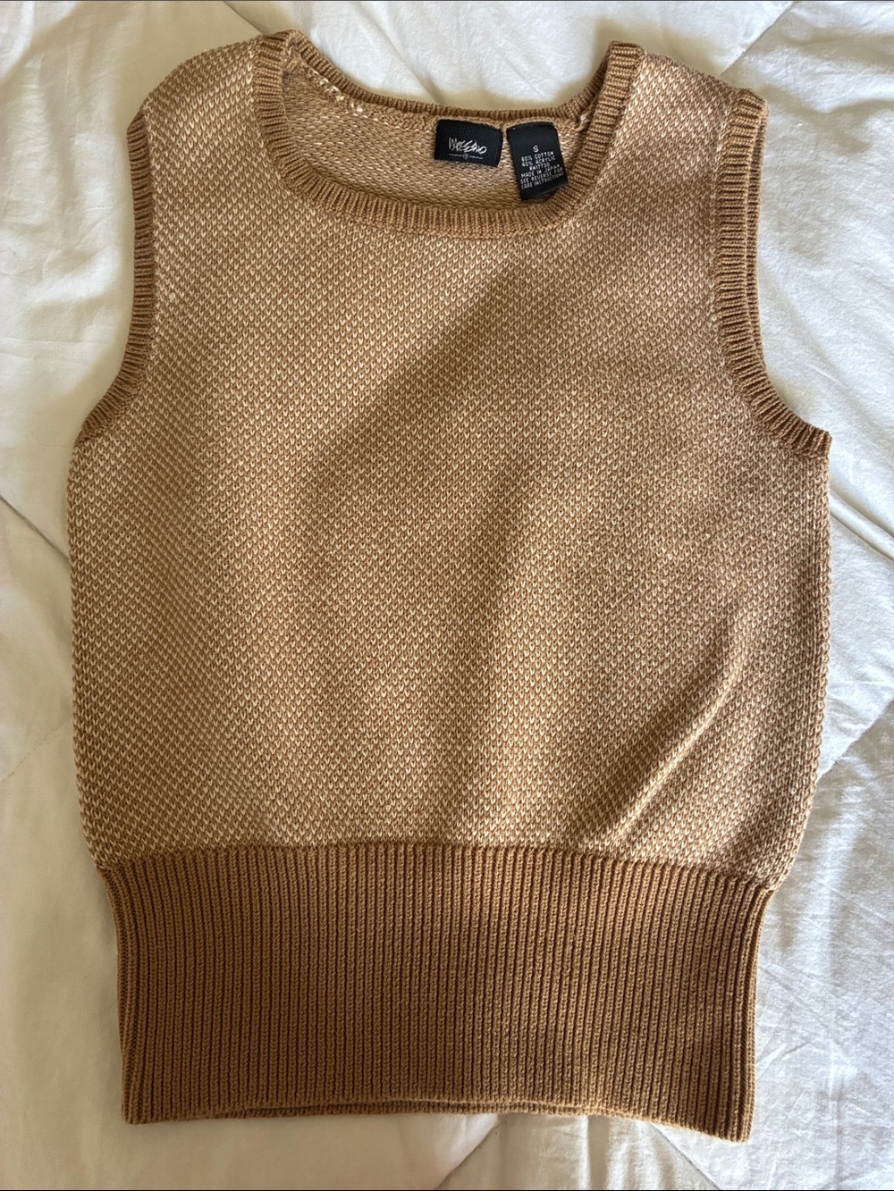 Mossimo Supply Co. Tan Sleeveless Knit Sweater Vest